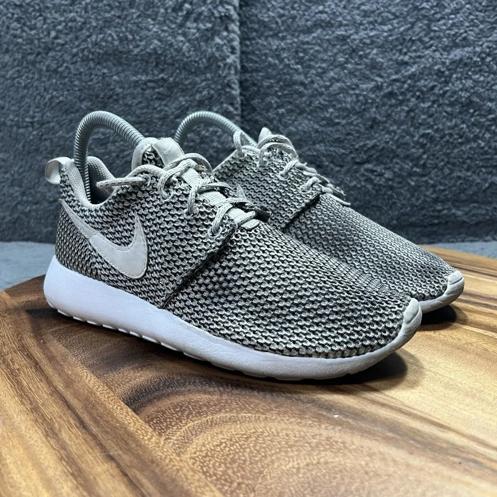 Nike Roshe 599728-041 Light Bone Cobble Stone Shoes Women's Size 6.5 Kids‎ 5Y